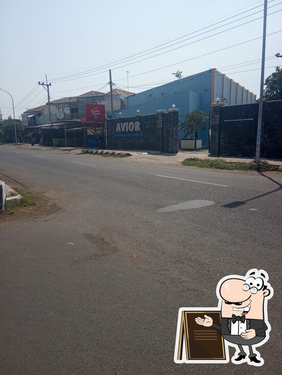 Unforgettable Cilacap Nights: The Joy of Karaoke at New Avior Lounge